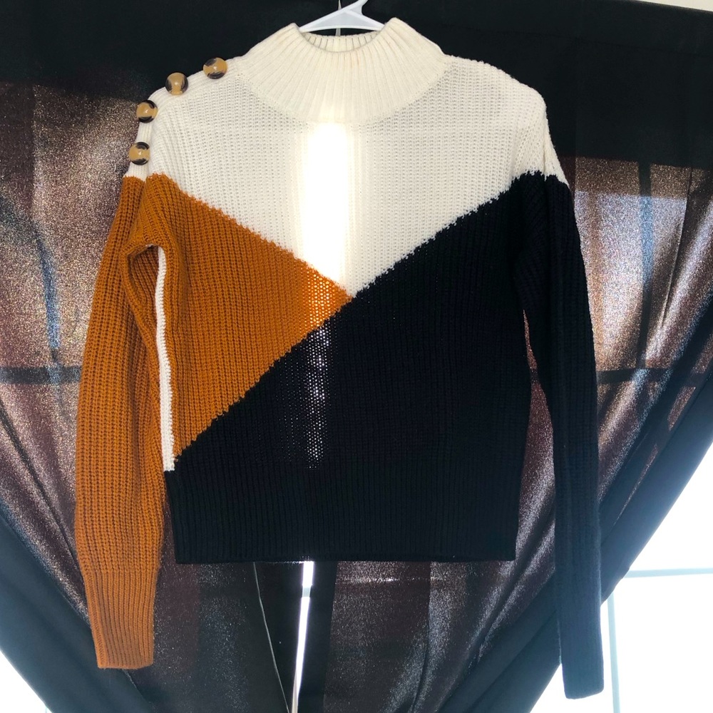 -Thin knit long sleeve